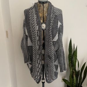 Pink Rose Gray Patterned Knit Dolman Sleeve Cardigan With Scalloped Back Hem